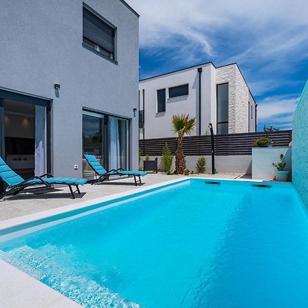 Villa Denis&Sabine Nin Buitenkant foto